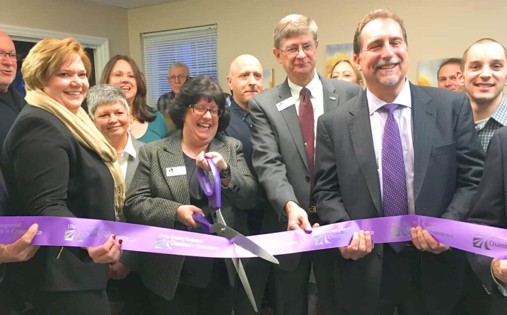 Hometown Bank ribbon cutting